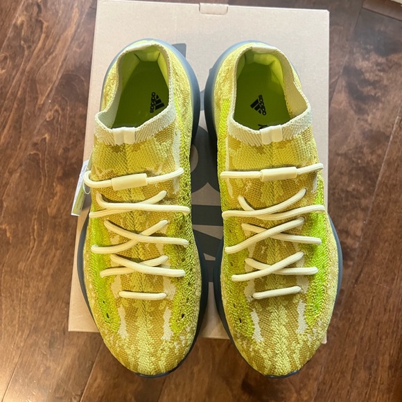 Yezzy Boost 380 - Picture 4 of 7